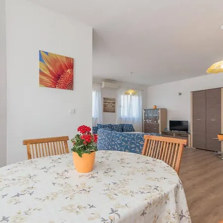 Апартаменты Spacious 2br Near Center Задар