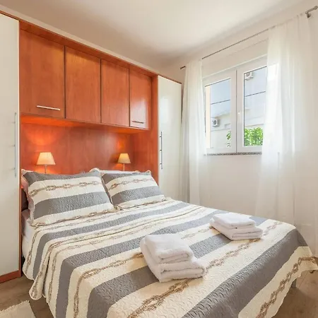 Spacious 2br Near Center Appartamento