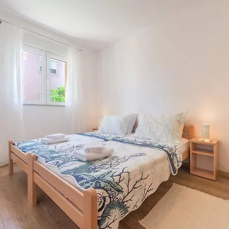Spacious 2br Near Center * Zara
