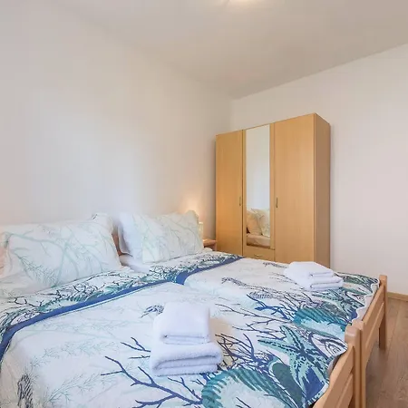아파트 Spacious 2br Near Center *