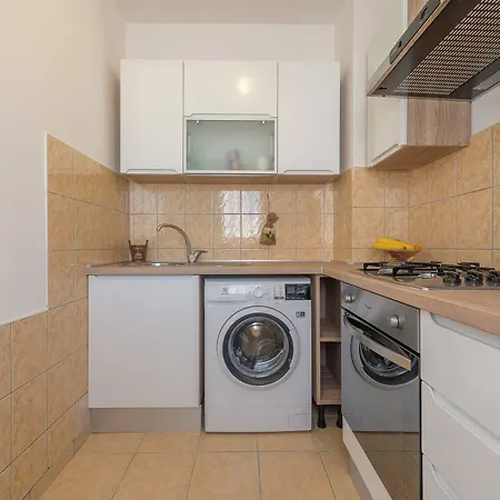 아파트 Spacious 2br Near Center *